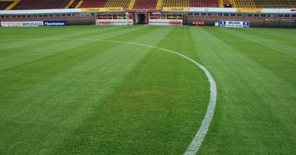 DCM GRASS-CARE prepares your football fields for winter! Thumb