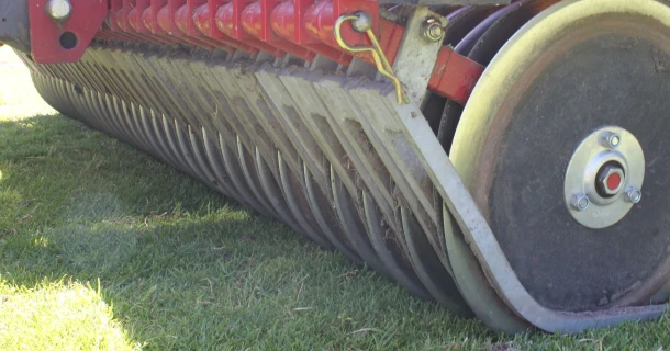 DCM VIVIFOS® – Indispensable for overseeding football pitches Thumb