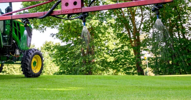TURFORTE® BOOST: powerful spring fertiliser for a dense, visually appealing turf Thumb